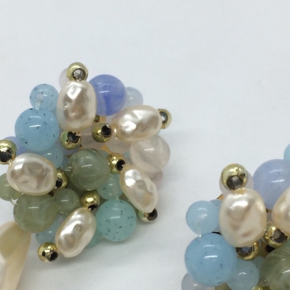 3/$30 VINTAGE 60S FAUX PEARL CLUSTER GREEN BLUE BUTTON DANGLE EARRINGS MCM - Picture 11 of 12